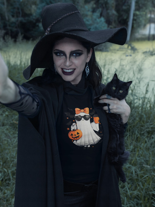 Koszulka damska Wesoła Pani Duch Duszek Stylowy w okularach na Halloween — zdjęcie 3
