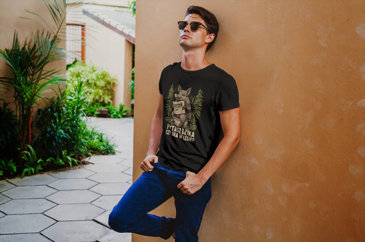 Koszulka męska PYTASZ DZIKA CZY SRA W LESIE śmieszny prezent t-shirt — zdjęcie 2