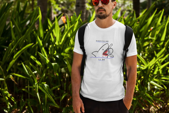 Koszulka męska Rekin pożerający człowieka Everything Is OK śmieszny t-shirt — zdjęcie 4