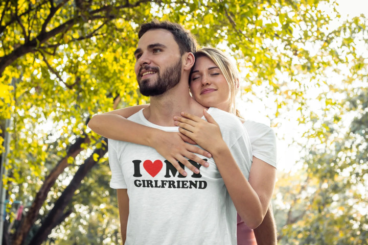 Koszulka męska I LOVE MY GIRLFRIEND prezent dla faceta na walentynki — zdjęcie 4
