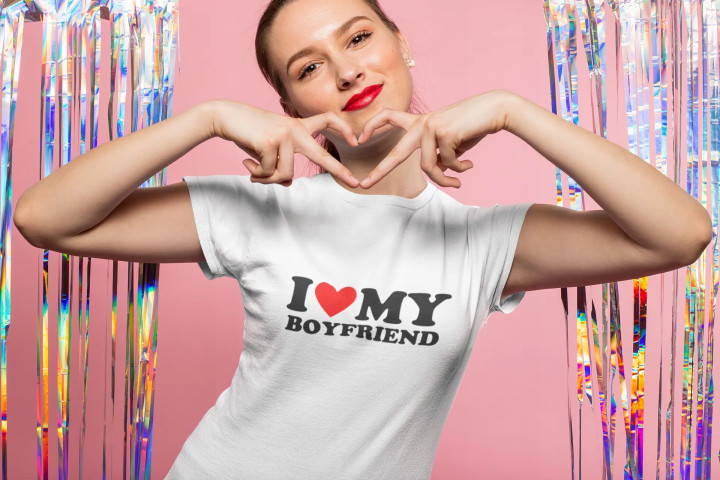 Koszulka damska I LOVE MY BOYFRIEND prezent dla niej na walentynki — zdjęcie 5