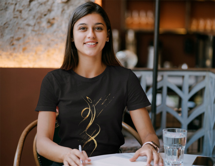 Koszulka damska z abstrakcyjnym eleganckim złotym wzorem T-shirt damski — zdjęcie 3
