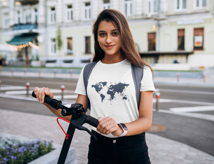 Koszulka damska mapa świata kompas dla podróżnika T-shirt damski — zdjęcie 3