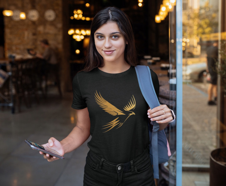 Koszulka damska Złoty Orzeł w locie elegancki T-shirt damski — zdjęcie 4
