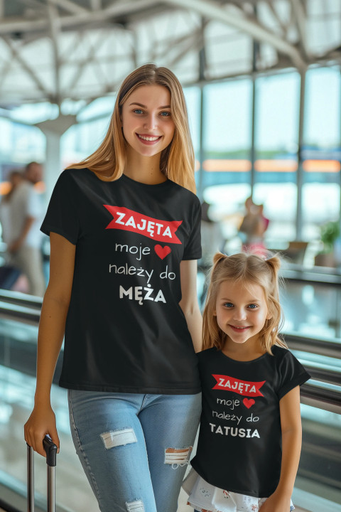 Zestaw koszulek Zajęta, moje serce należy do Męża Tatusia na Dzień Kobiet — zdjęcie 4