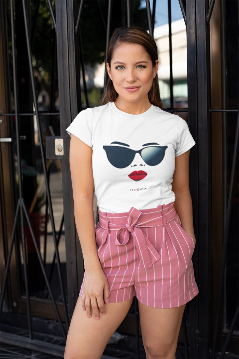 Koszulka damska Stylowe okulary i czerwone usta T-shirt damski — zdjęcie 2