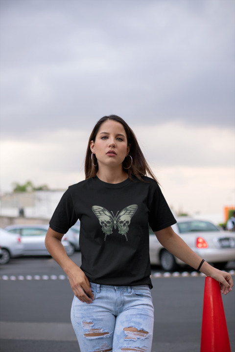 Koszulka damska motyl o skrzydłach w kształcie czaszek T-shirt damski — zdjęcie 4
