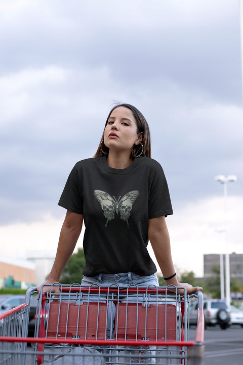 Koszulka damska motyl o skrzydłach w kształcie czaszek T-shirt damski — zdjęcie 5