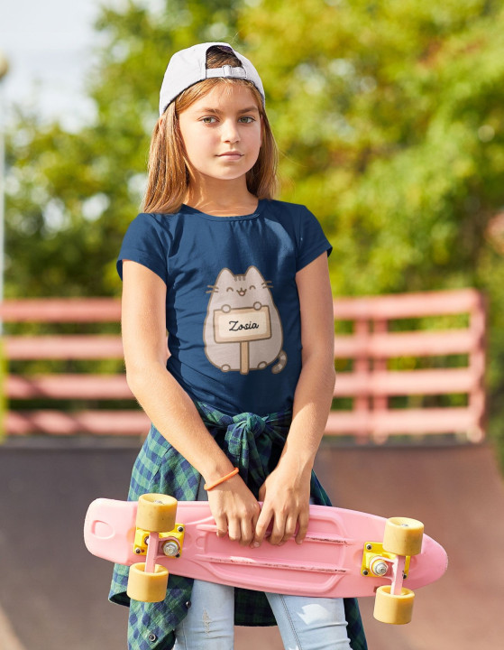 Koszulka dziecięca Pusheen personalizowana z własnym imieniem kotek — zdjęcie 3