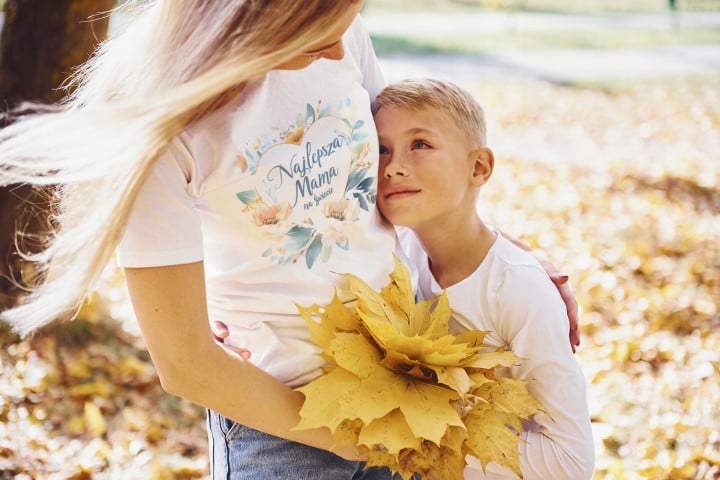 Koszulka damska Najlepsza Mama na Świecie serce kwiaty prezent Dzień Matki Mamy 2025 — zdjęcie 4