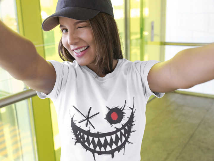 Koszulka damska z Mrocznym Uśmiechem i Czerwonym Okiem T-shirt damski — zdjęcie 3