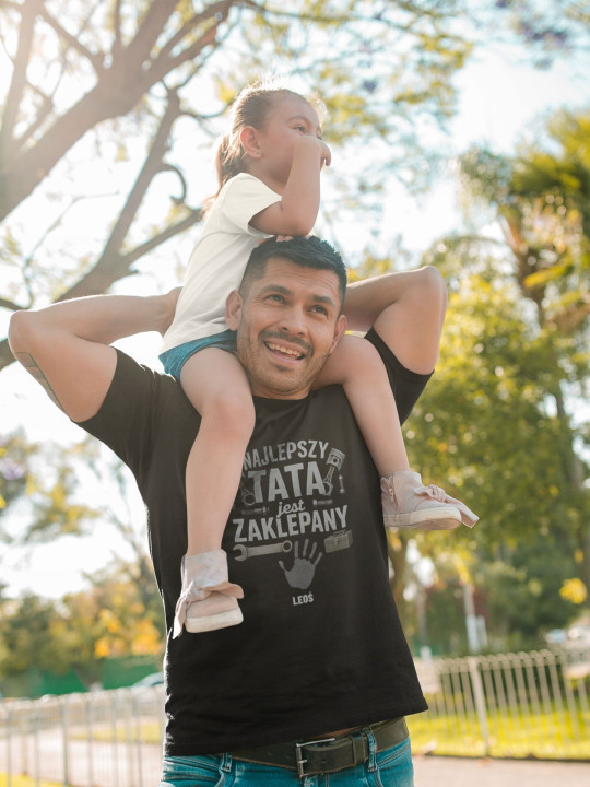 Koszulka męska Tata Fan Moto jest Zaklepany na Dzień Ojca Taty z Imionami — zdjęcie 4